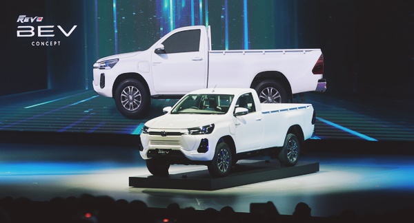  Toyota 자동차는  전기자동차시장에 올인하는 것을 꺼려합니다.
