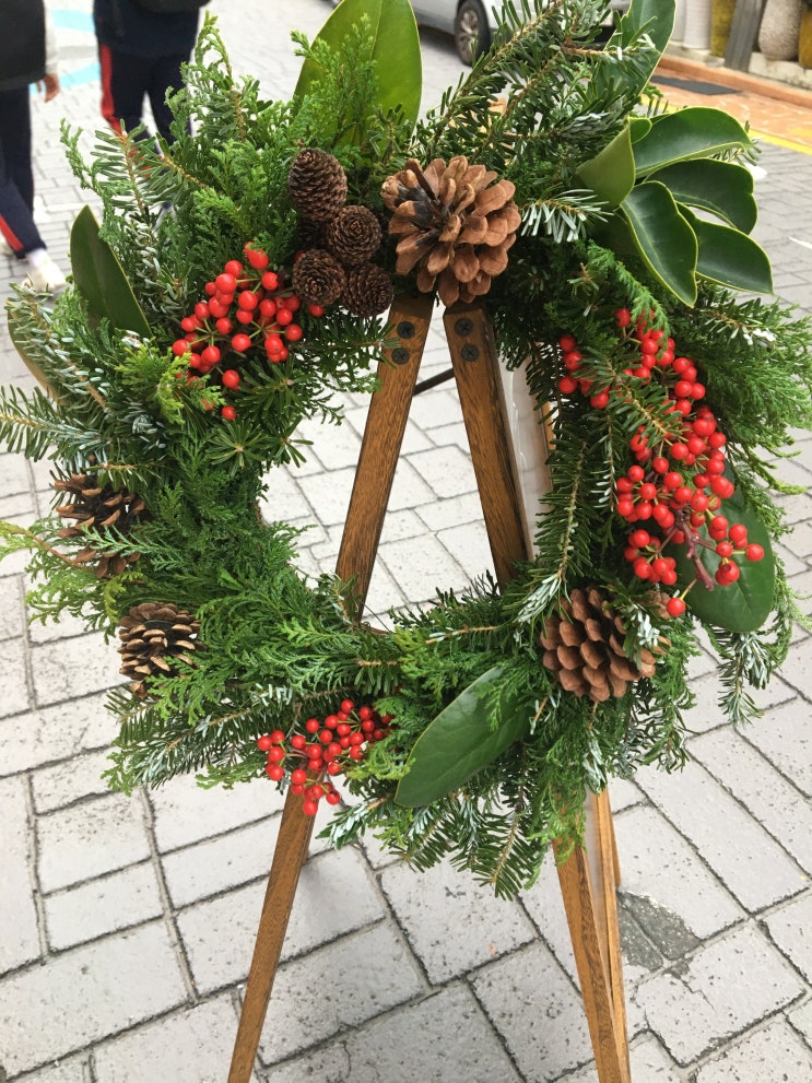 [부산 대신동 꽃집 빌데플레르] 생명력 넘치는 크리스마스 리스와 센터피스