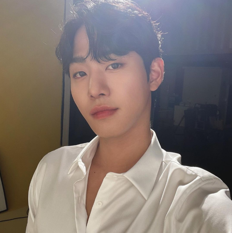 대세 안효섭, 영화 <기생충> 소속사와 손잡다? 대세 안효섭, 영화 <기생충> 소속사와 손잡다?