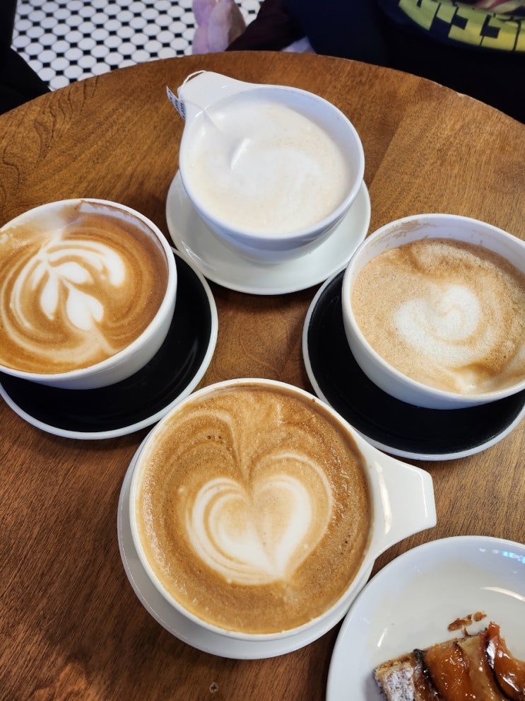  캐나다 토론토 다운타운 카페 Le Gourmand :: toasted marshmallow latte