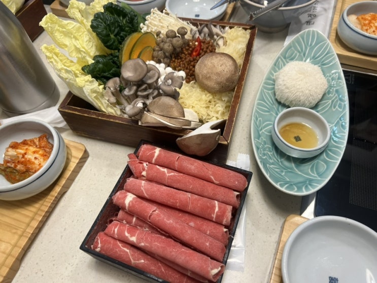  [강남,양재역]미면정_사장님의 음식 자부심 뿜뿜 버섯샤브샤브 찐맛집(버섯샤브,만두,편백찜,보쌈)