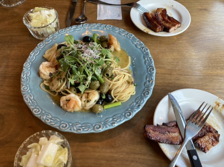 연말 분위기 맛집 <디어리스트 연남>