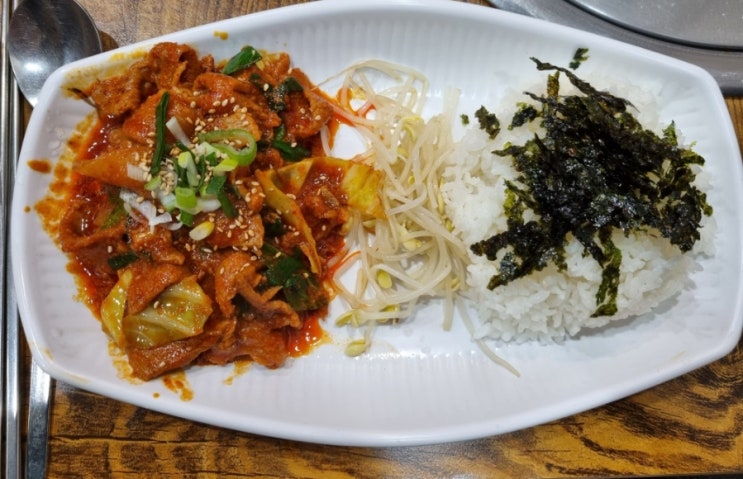  [경기 용인시 기흥구 영덕동]큰집뚝배기 - 제육덮밥