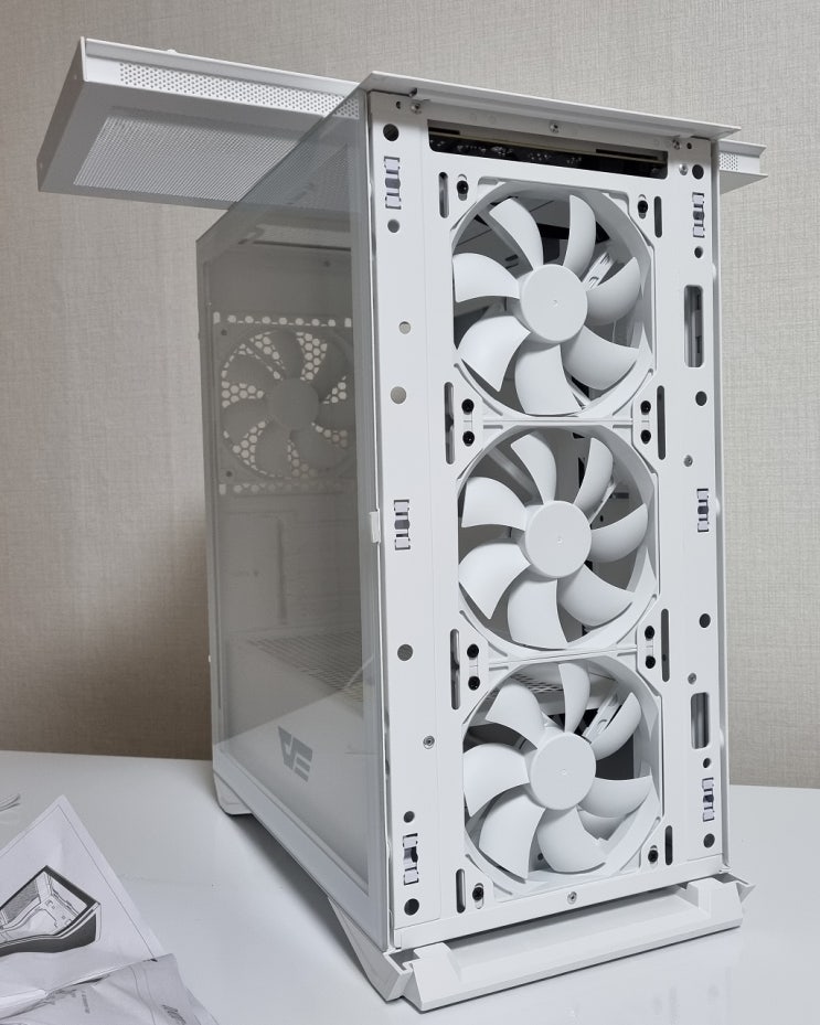  RGB는 지겹다! Non LED PC 케이스 darkFlash DLM200 MESH PERFORMANCE 미니 타워