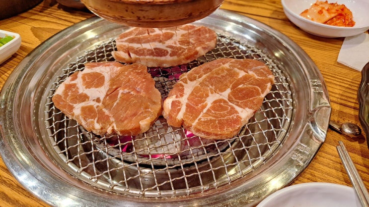 구구숯불돼지갈비에서 연말 가족회식과 Princess Princess 구구숯불돼지갈비에서 연말 가족회식과 Princess Princess