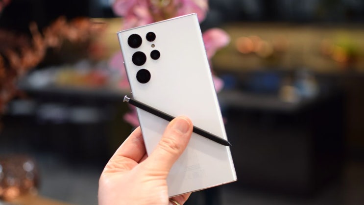 삼성 갤럭시S23 플러스 울트라 디자인 목각 사진이 유출 Galaxy S23 PLUS ULTRA 삼성 갤럭시S23 플러스 울트라 디자인 목각 사진이 유출 Galaxy S23 PLUS ULTRA