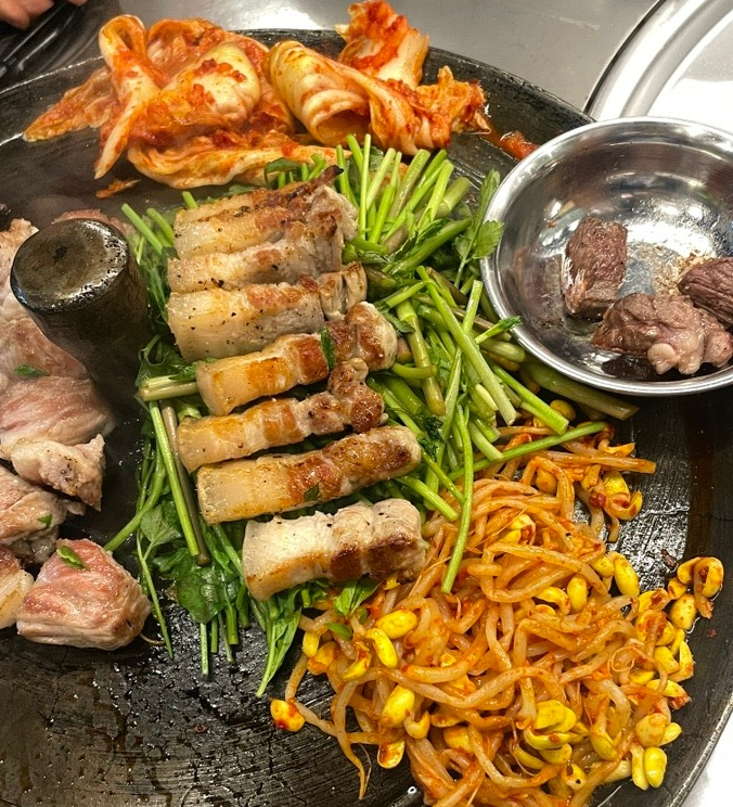  의정부 민락동 삼겹살 / 민락2지구 미나리 솥뚜껑 삼겹살 / 목구멍 의정부점