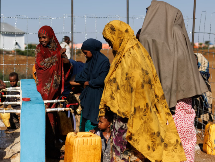 Baidoa에서, 소말리아인들은 가뭄, 기아 그리고 분쟁의 진원지에 살고 있습니다.