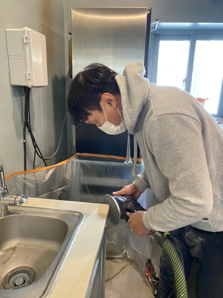  주방 인조대리석 커팅, 절단 작업으로 식세기자리 공간 만들기