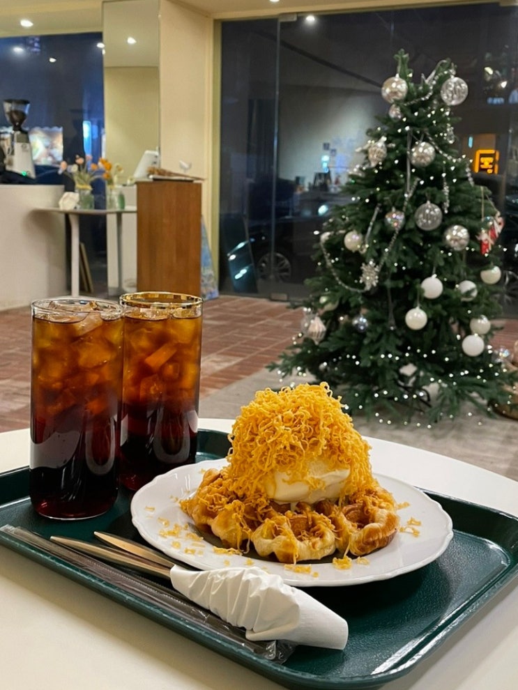  합정 상수: 브라운치즈 크로플 존맛 카페 - 카페 버킨