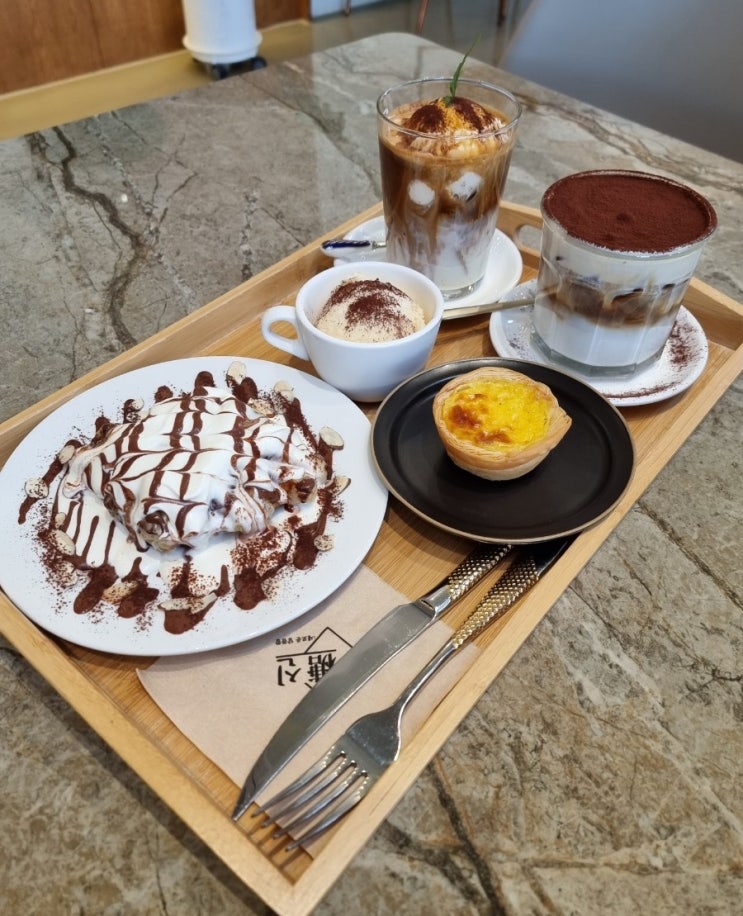  김해율하카페 / 카페당신 / 디저트카페 / 이쁜카페 / 데이트추천