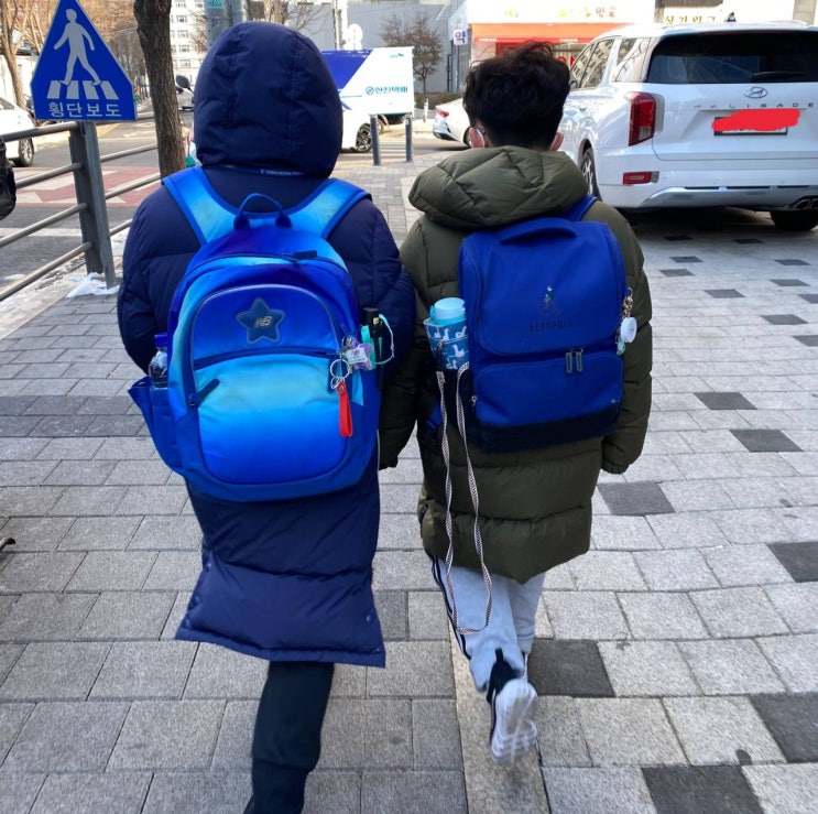  <시오와 건우> Don't cross the street now.