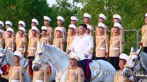 북, 전주민 46일치 식량 허공에 날렸다…"함경도 아사자 속출" 북, 전주민 46일치 식량 허공에 날렸다…"함경도 아사자 속출"