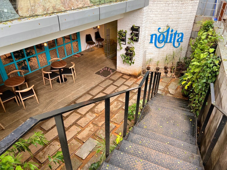  You should remember to ask. 'Plz less salty.' 화덕 피자가 맛있었던 인도 첸나이 nolita 놀리타.