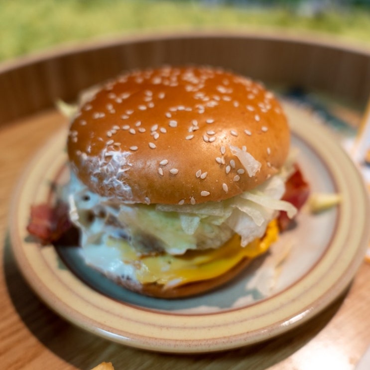  2022년 맥도날드 신메뉴 :: 미트칠리 BLT 버거 후기