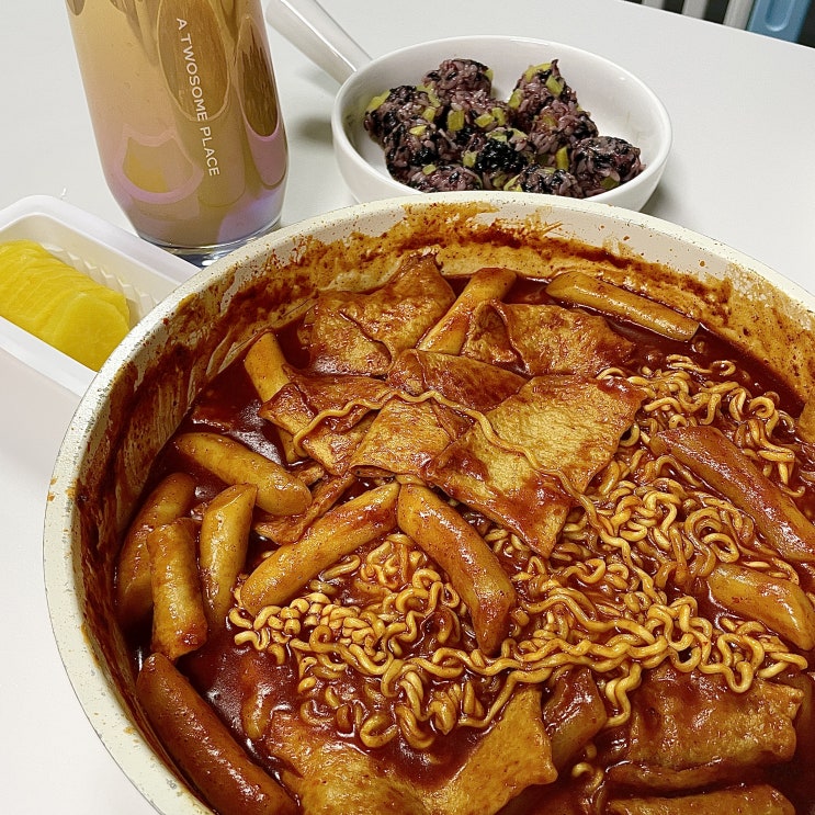 어쩌다사장떡볶이 버거형의 어쩌다 식혜 실비떡볶이 간단하고 맛있는 떡볶이밀키트