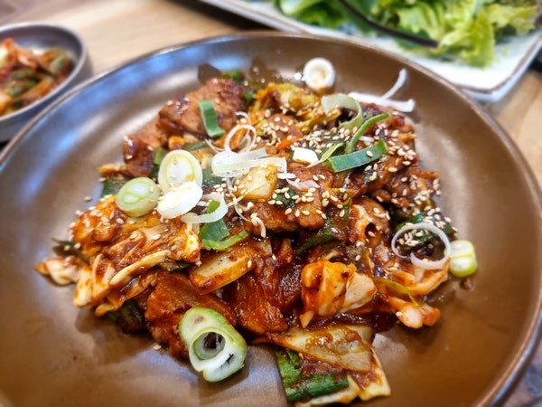  익산 어양동 맛집 싱싱한 쌈채소와 제육 볶음 그리고 김치찌개까지 쌈밥 정식 청담옥24시