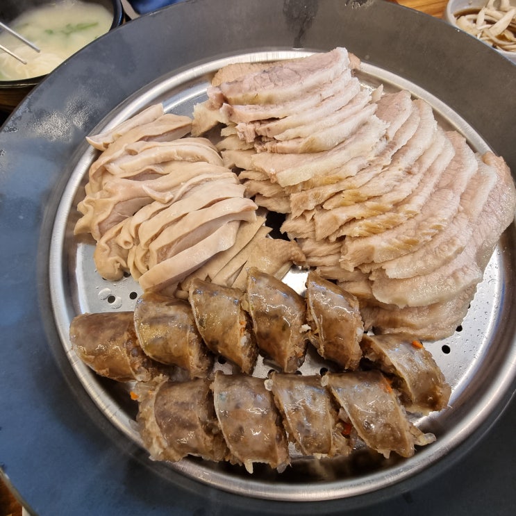 김해 관동본돼지국밥! 김해 관동본돼지국밥!
