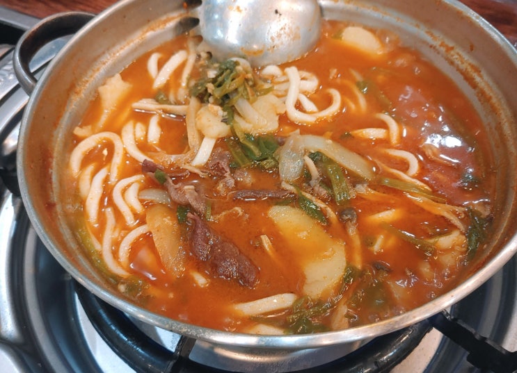 송파구 문정동) 등촌칼국수샤브샤브 - 얼큰한 버섯 칼국수에 담가먹는 소고기 송파구 문정동) 등촌칼국수샤브샤브 - 얼큰한 버섯 칼국수에 담가먹는 소고기