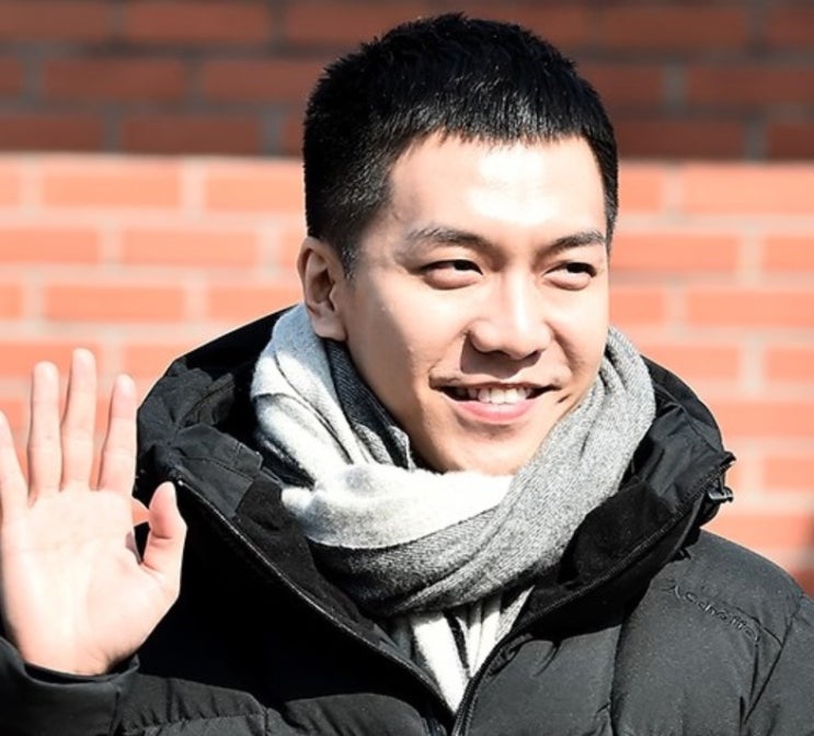 <b>이승기</b> 삭발 이유, 영화? 후크 음원 정산 사건?