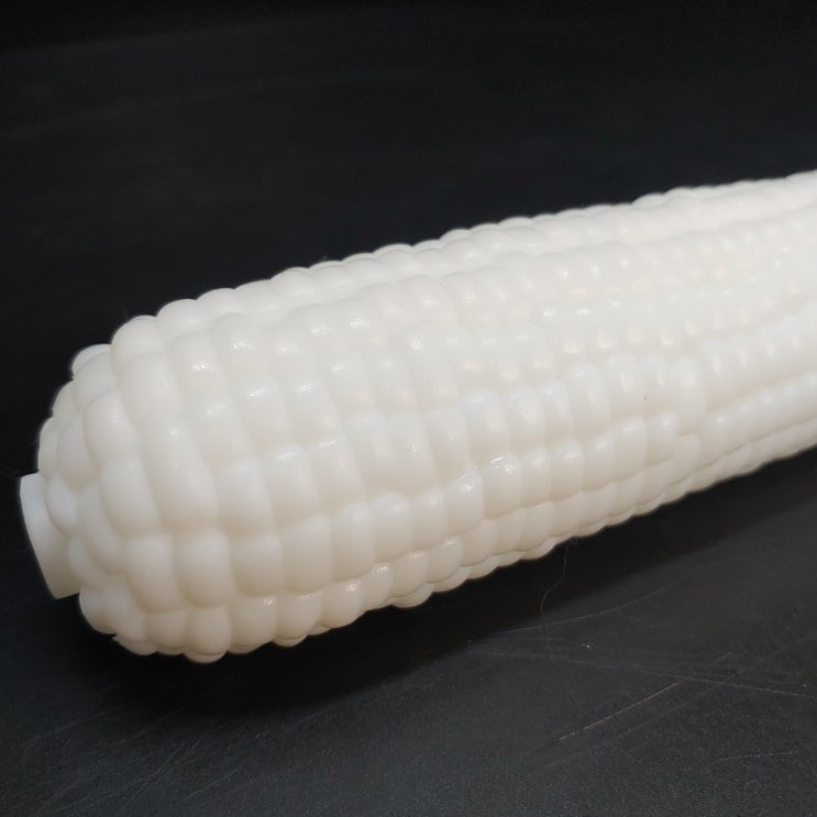  3D프린터로 출력한 옥수수 콘 모형물을 시제품제작 했어요.
