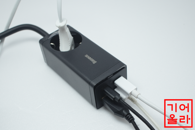  베이스어스 65W GaN3 충전기(접지O) 그런데 AC 포트를 추가한!