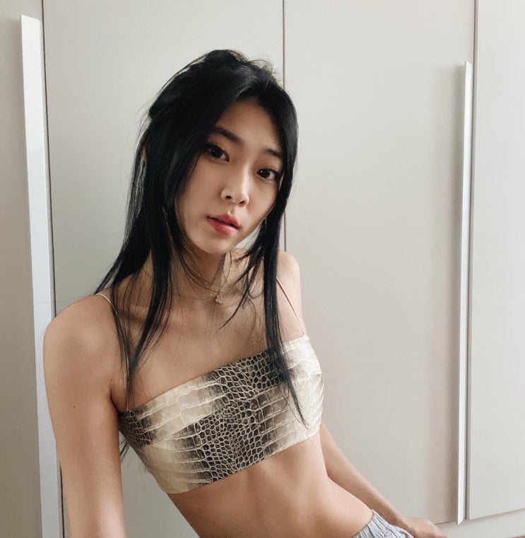 '솔로지옥2' 이나딘, 하버드대 다닐 때 자유로운 근황 공개...바하마 해변의 늘씬한 비키니 몸매 뽐내 '솔로지옥2' 이나딘, 하버드대 다닐 때 자유로운 근황 공개...바하마 해변의 늘씬한 비키니 몸매 뽐내