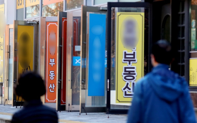 '이달 거래 0건'…부도 몰린 중개·이삿짐업체의 '눈물' '이달 거래 0건'…부도 몰린 중개·이삿짐업체의 '눈물'