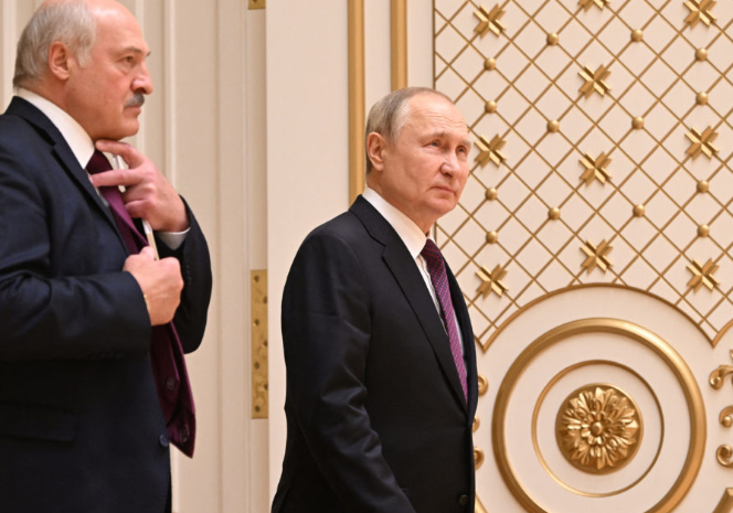 푸틴은 잠재적으로 군사적 지원을 추구하는 벨라루스 지도자를 만났습니다.