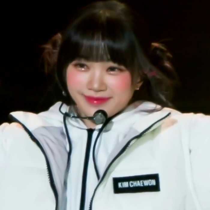 르세라핌, 前 아이즈원 김채원 무보정이미지