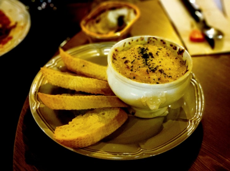  [강남 맛집/압구정 맛집] 멜랑즈 - 맛있는 안주와 서비스가 완벽했던 와인바 (메뉴, 위치, 주차, 콜키지)(내돈내산, 내돈내먹)