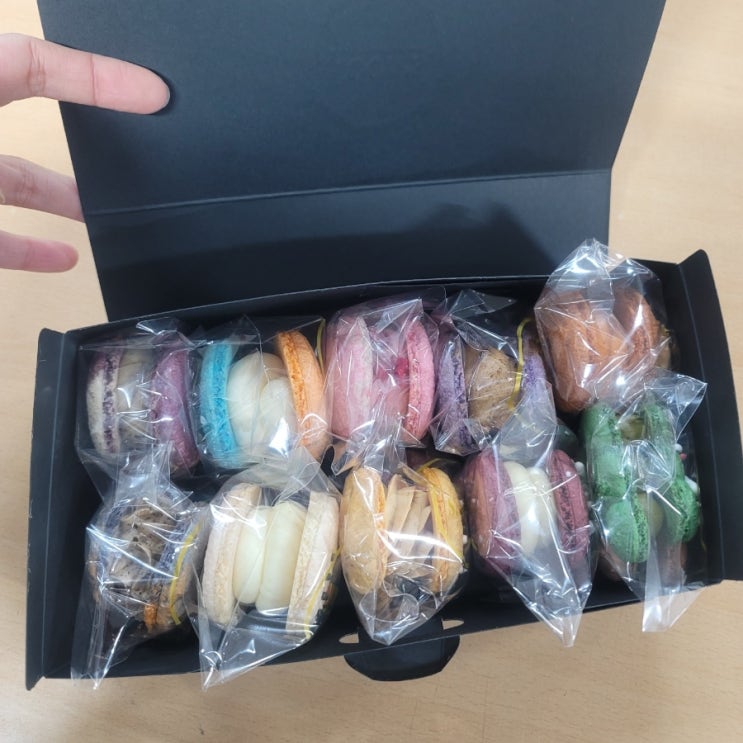  부천역 윤스마카롱 에서 크리스마스 분위기 물씬! 선물했어요