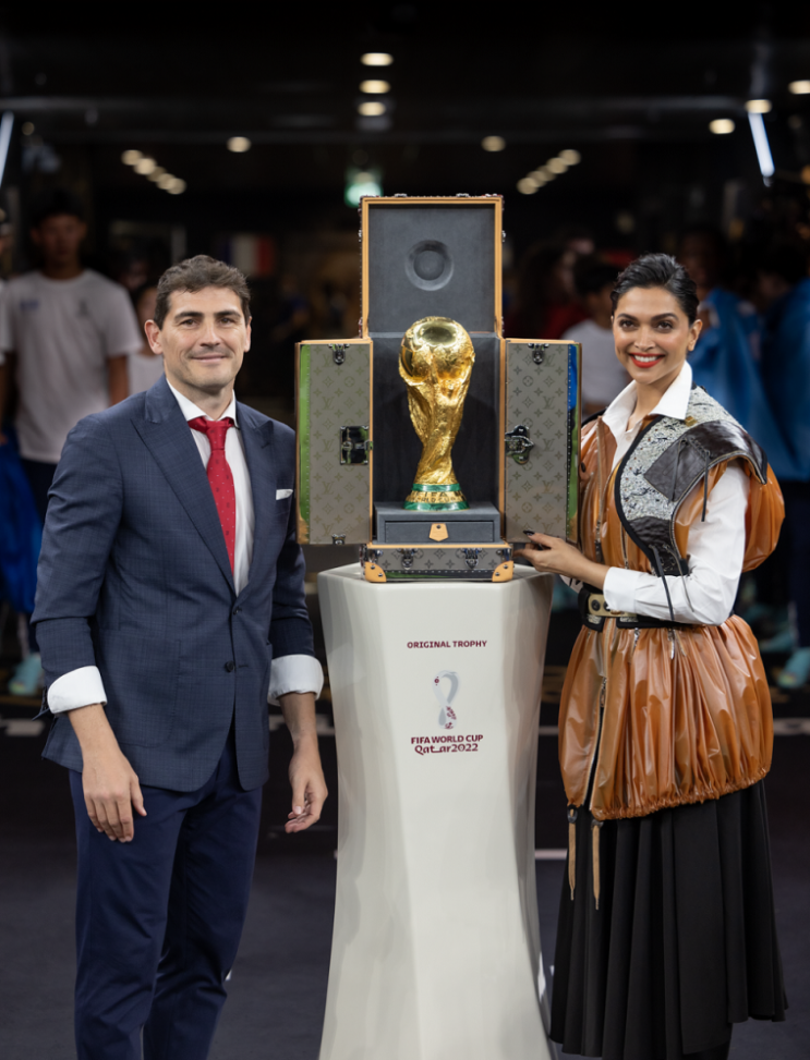 2022 카타르 월드컵 결승전에서 공개한 루이 비통의 트로피 트렁크 디자인