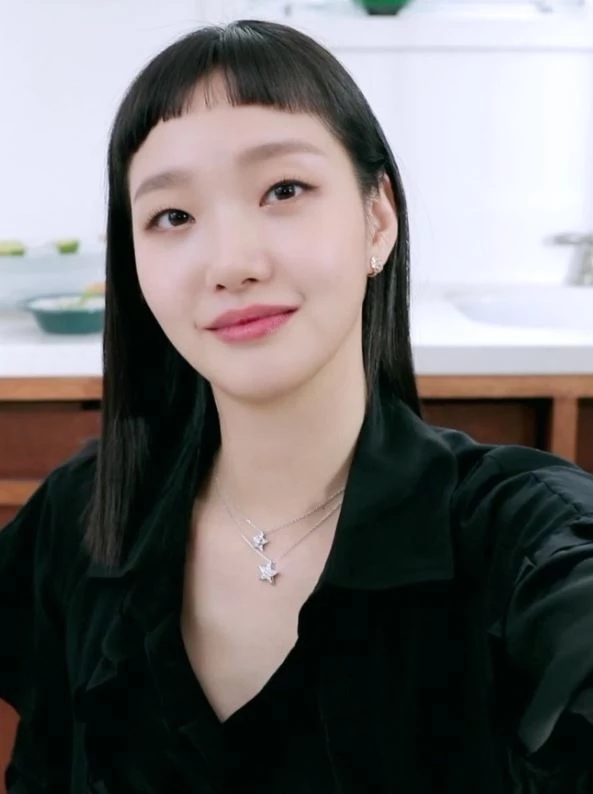 '플러팅 기술' 배우 김고은, "미쳤나 봐 어떡하지?" 남자 꼬시는 기술을 전수하고 있다 '플러팅 기술' 배우 김고은, "미쳤나 봐 어떡하지?" 남자 꼬시는 기술을 전수하고 있다