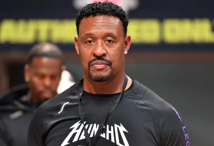 전 NFL 스타이자 분석가인 윌리 맥기네스트가 치명적인 무기를 소지한 폭행 혐의로 체포되었습니다. 전 NFL 스타이자 분석가인 윌리 맥기네스트가 치명적인 무기를 소지한 폭행 혐의로 체포되었습니다.