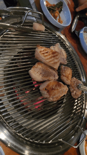  [코로나때도 줄서는 생삼겹 맛집!!]금호동 터줏대감 무쇠막생고기(+주차)
