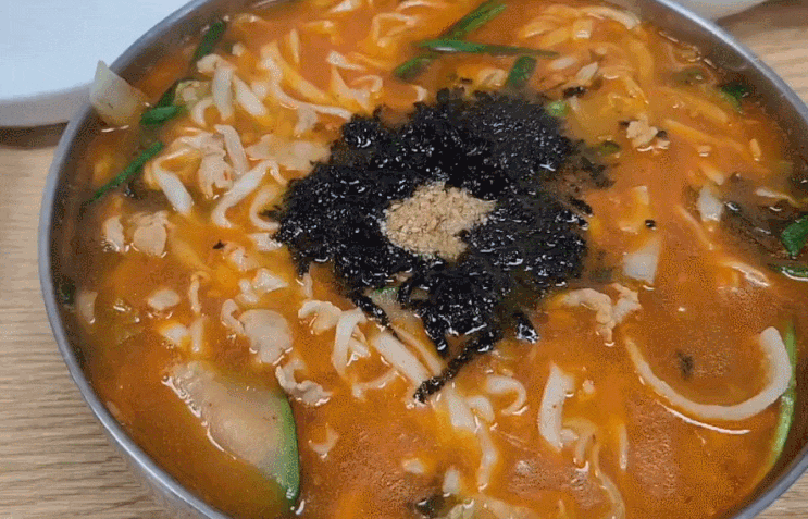  갓국수 맛집은 간판이없습니다