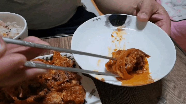  신김치 활용법 돼지고기 앞다리살로 김치찜만들기