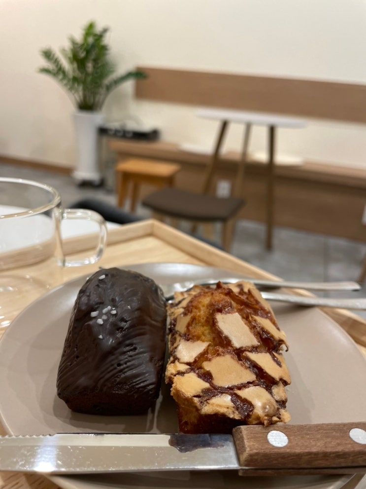  [구움도리] 늦게 가면 빵 별로 없으니 일찍 가세요!! - 천안 신불당 카페 맛집