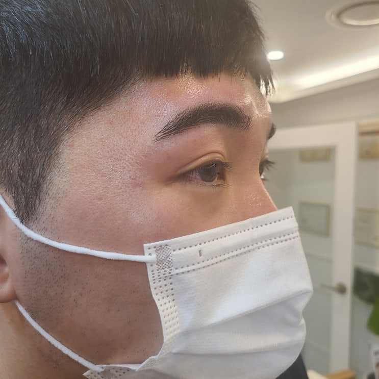  남자 눈썹 왁싱으로 지금, 바로, 변신하세요. 남자 전문 왁싱샵 '청춘케어'가 힘이 될게요.