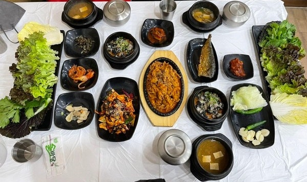  군산 쌈밥 맛집 상다리 부러지게 나오는 한식 금강하구둑 휴게소 금강우렁쌈밥