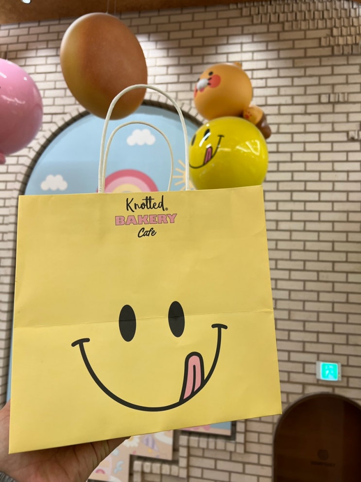  [강남] 카페 노티드(Knotted) 카카오 프렌즈 강남 플래그십 스토어 3층