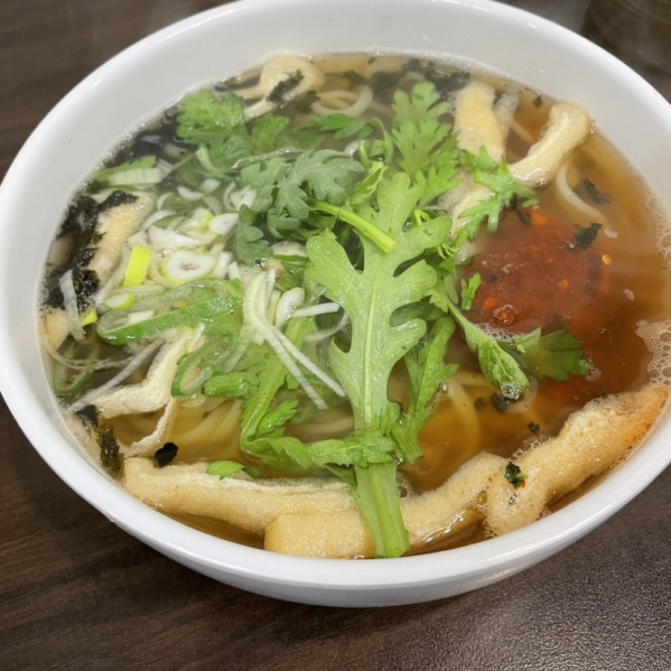  국수 도깨비에서 국수 먹었어요 한그릇에 오천원이래여