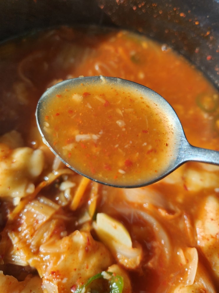  [일상공유]칼바람 부는 날엔 뜨끈한 김치 수제비 내어 드려요