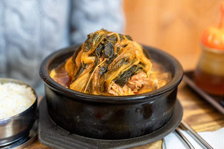  가평해장국 - 아이와 가도 좋은 푸짐한 감자탕맛집 장수뼈해장국