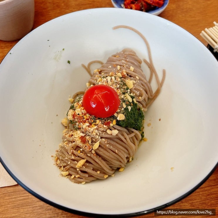  [신촌 맛집] 100% 메밀면이 아니라면 삼성전자 주식 1만 주?! 글루텐프리 바질 메밀소바