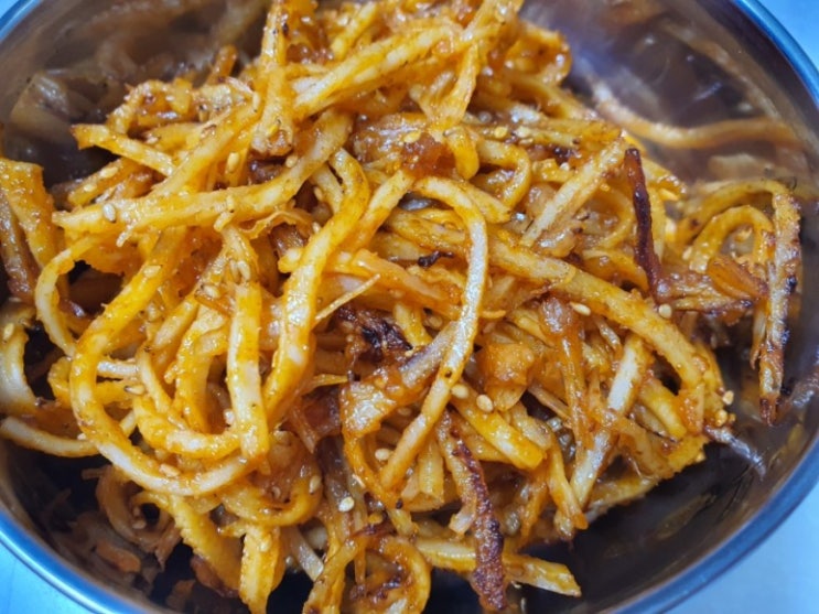 마늘장아찌랑 진미채볶음