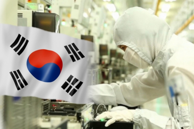 “한국 반도체 죽으라는 소리” 후퇴한 ‘K칩스법’ 통과에 ‘망연자실’ “한국 반도체 죽으라는 소리” 후퇴한 ‘K칩스법’ 통과에 ‘망연자실’