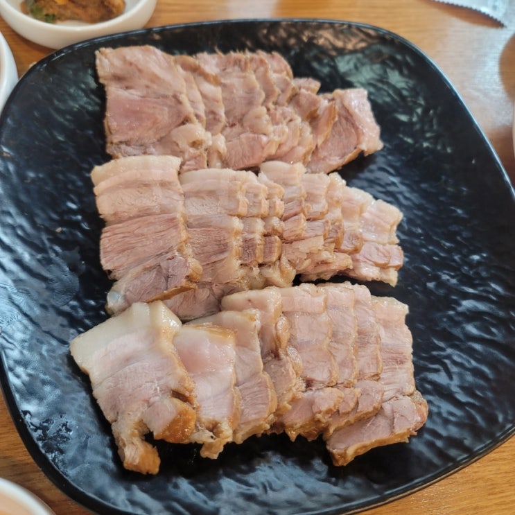  광교점심 특선은 백씨부엌에서 보쌈과 칼국수정식을!