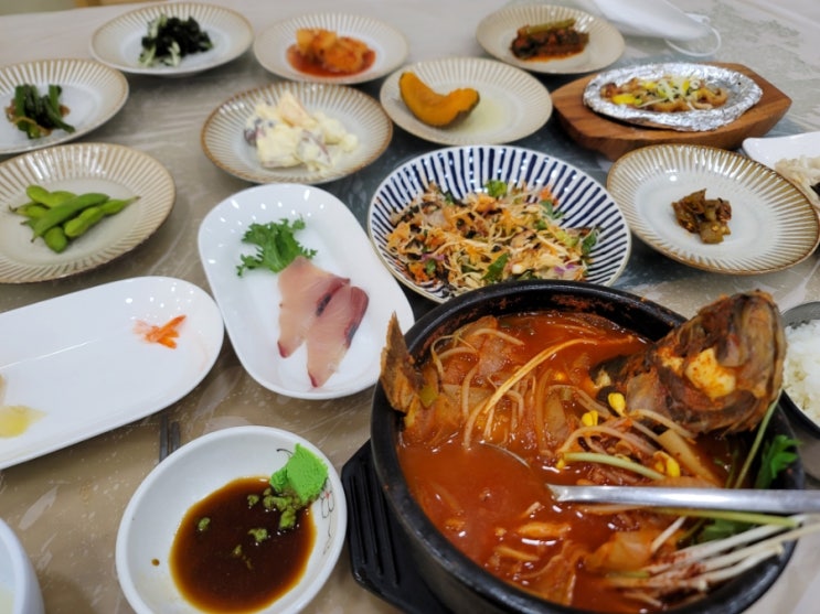  다른지역먹방30 - 익산 그린생선가 생우럭탕 하나 시켰는데 곁들어 먹을 안주들이 쭈르륵 혼술로 반주하기 좋았던 날(익산 모현동)